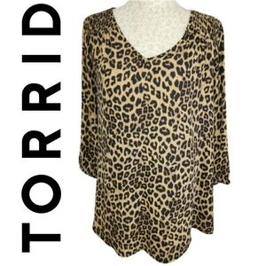 Torrid 2X  Black Animal Print Knit Top  Short Sleeve  Stretch Plus Size Favorite